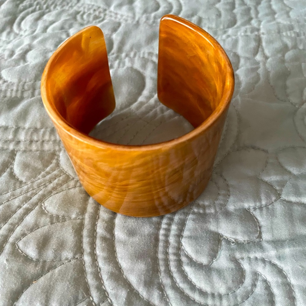 Cuff bangle
